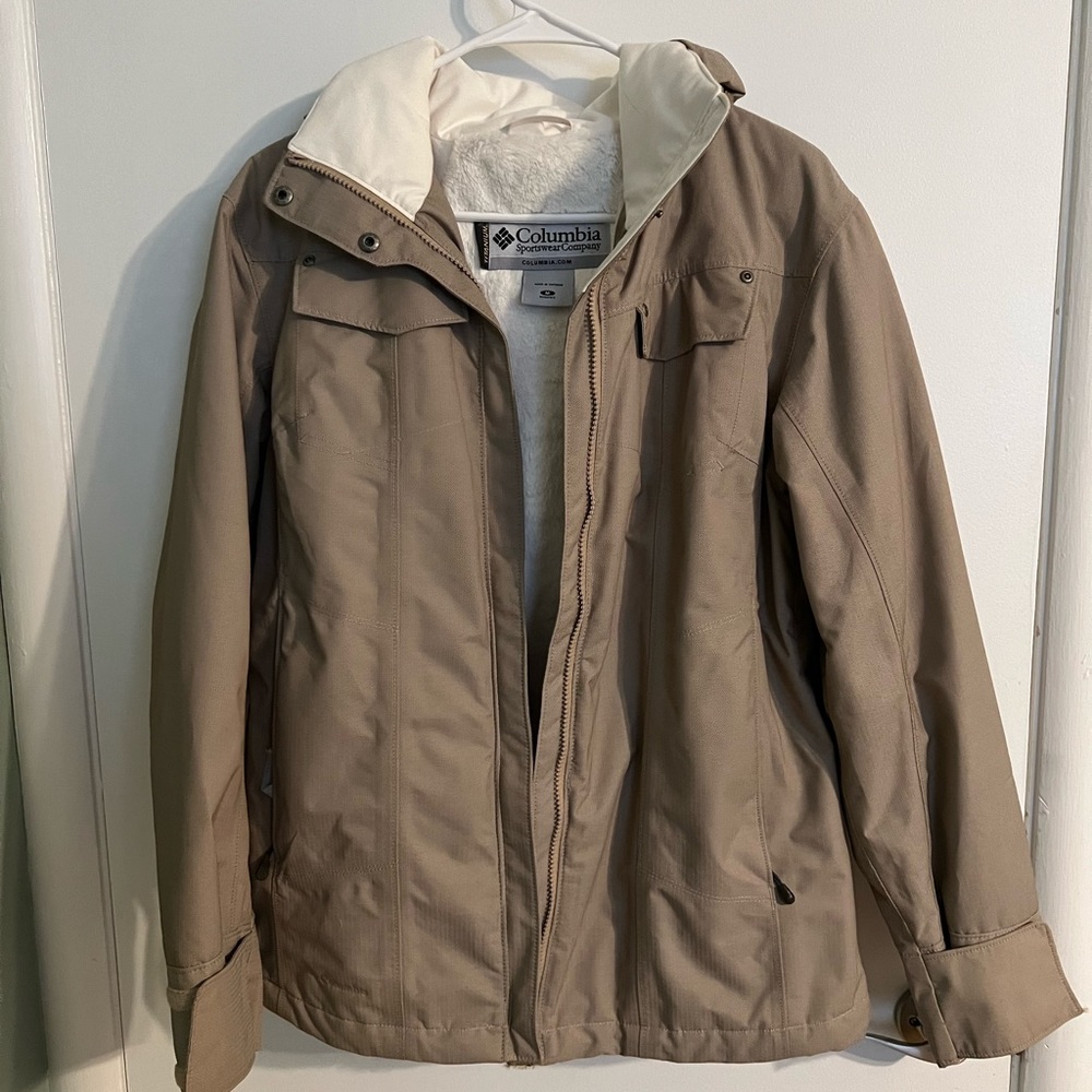 Columbia Womens Medium Ski/Snowboard winter jacket